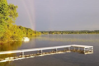 Upper Herring Lakefront Cottage #1, AC, Newly Remodeled, SUPs, Kayaks, Rowboats