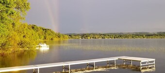 Upper Herring Lakefront Cottage #1, AC, Newly Remodeled, SUPs, Kayaks, Rowboats