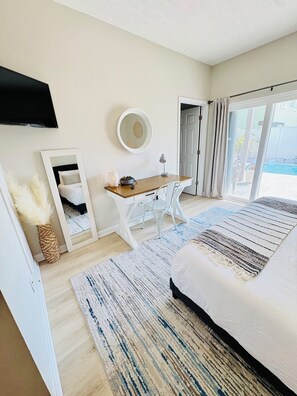 5 camere, una scrivania, ferro/asse da stiro, Wi-Fi gratuito