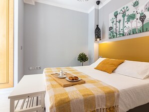 1 slaapkamer, een strijkplank/strijkijzer, wifi, beddengoed