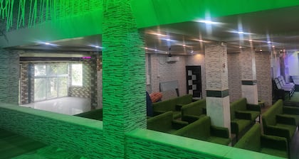 Hotel Om Regency