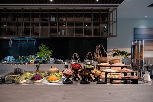 Tägliches inbegriffenes großes Frühstück