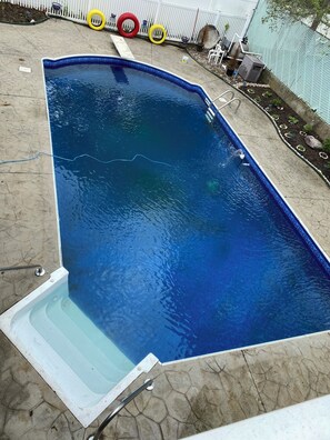 Alberca al aire libre y alberca climatizada