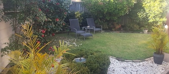 Delightful fully self contained cottage with all amenities included.
