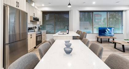 3-bedroom Unit Daily/Monthly Rates Available