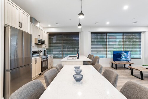 3-bedroom house Daily/Monthly Rates Available