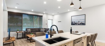 3-bedroom house Daily/Monthly Rates Available