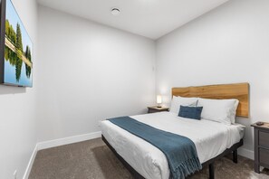 3 habitaciones, escritorio, tabla de planchar con plancha y wifi 