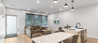 3-bedroom Daily Monthly Rates Available Unit 5