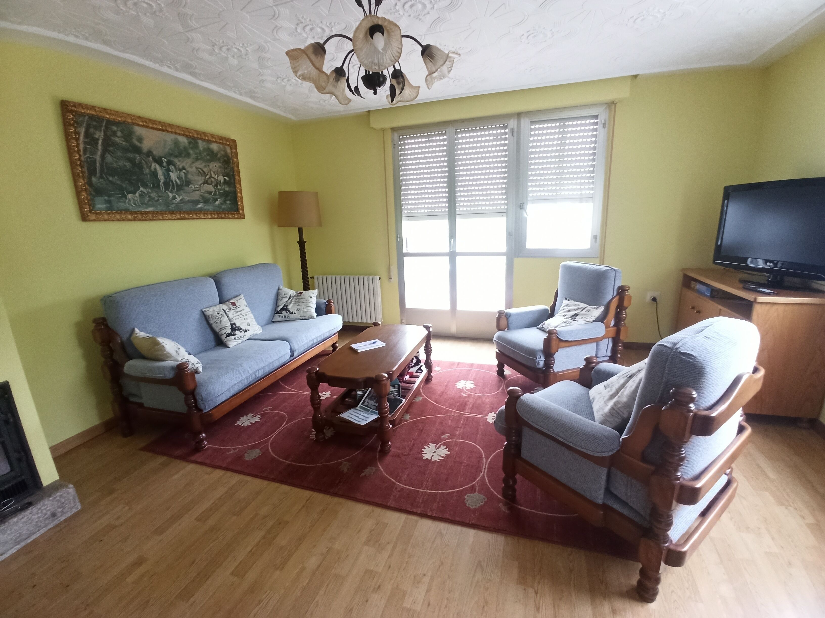 Télévision, cheminée