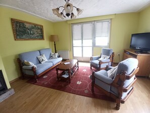 Télévision, cheminée