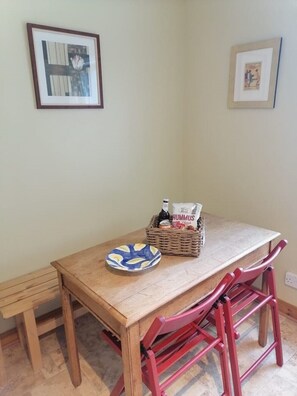 Dining - Feng Shui magic flat (Edinburgh)