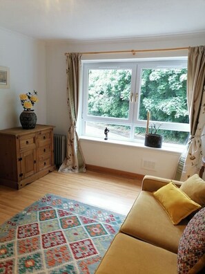 Living area - Feng Shui magic flat (Edinburgh)