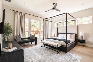 4 bedrooms, iron/ironing board, free WiFi, bed sheets