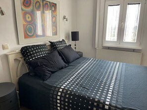 3 chambres, fer et planche à repasser, Wi-Fi gratuit, draps fournis