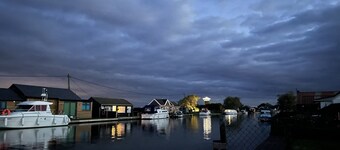 Harvest Hideaway - private Hot Tub, spacious, pet friendly & 3 parking spaces!