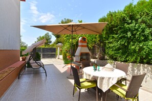 Outdoor dining - Apartment 1451/56987 (Istria - Fažana), 350m from the beach (Fažana)