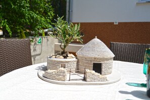 Outdoor dining - Apartment 1451/56987 (Istria - Fažana), 350m from the beach (Fažana)