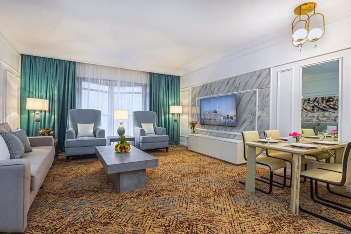 Royal suite | 1 slaapkamer, een kluis op de kamer, verduisterende gordijnen