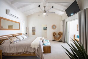 7 bedrooms, iron/ironing board, WiFi, bed sheets