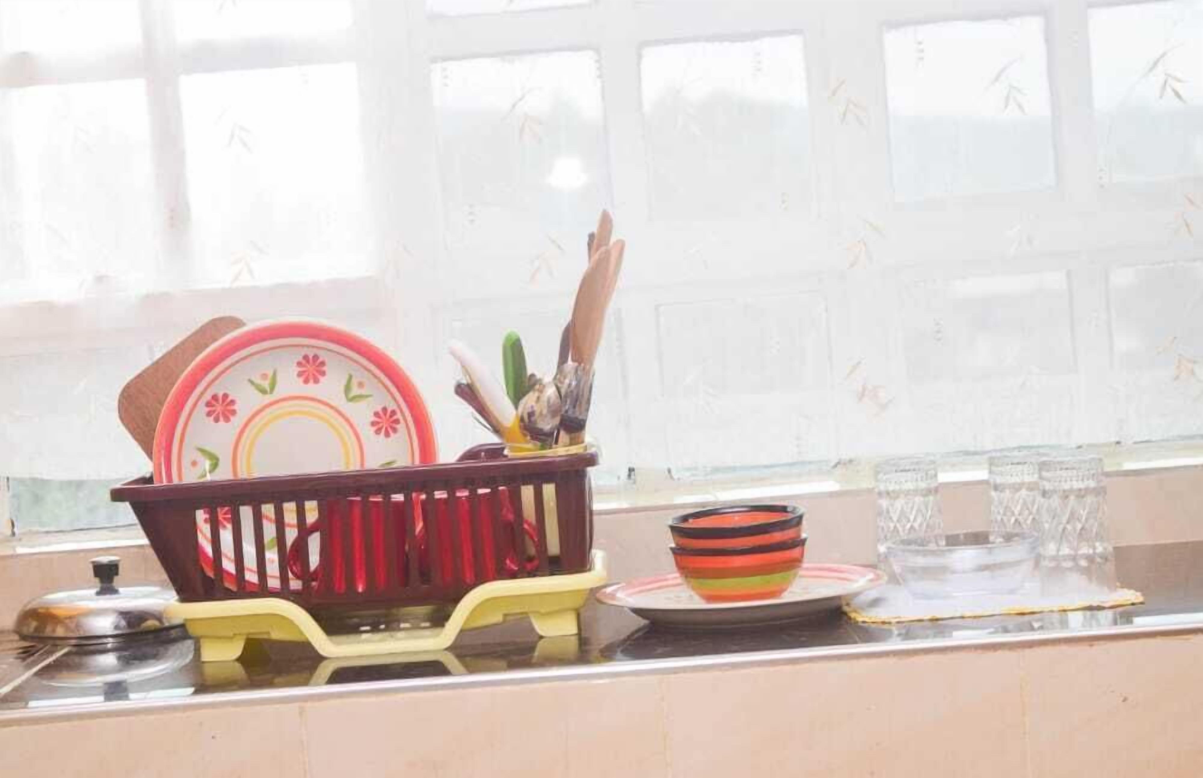 Business Apartment | Private kitchen | Fridge, microwave, blender, cookware/dishes/utensils