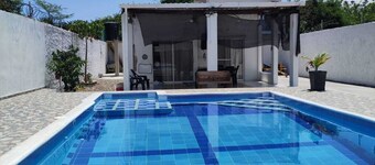 Cottage near the beach with pool Bar and Market