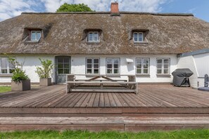 Outdoor dining - Vacation home Dörpshus for up to 8 people (Almdorf)