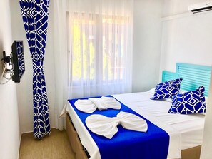 Room | Free WiFi, bed sheets - Lacivert Otel Akyaka (Ula)