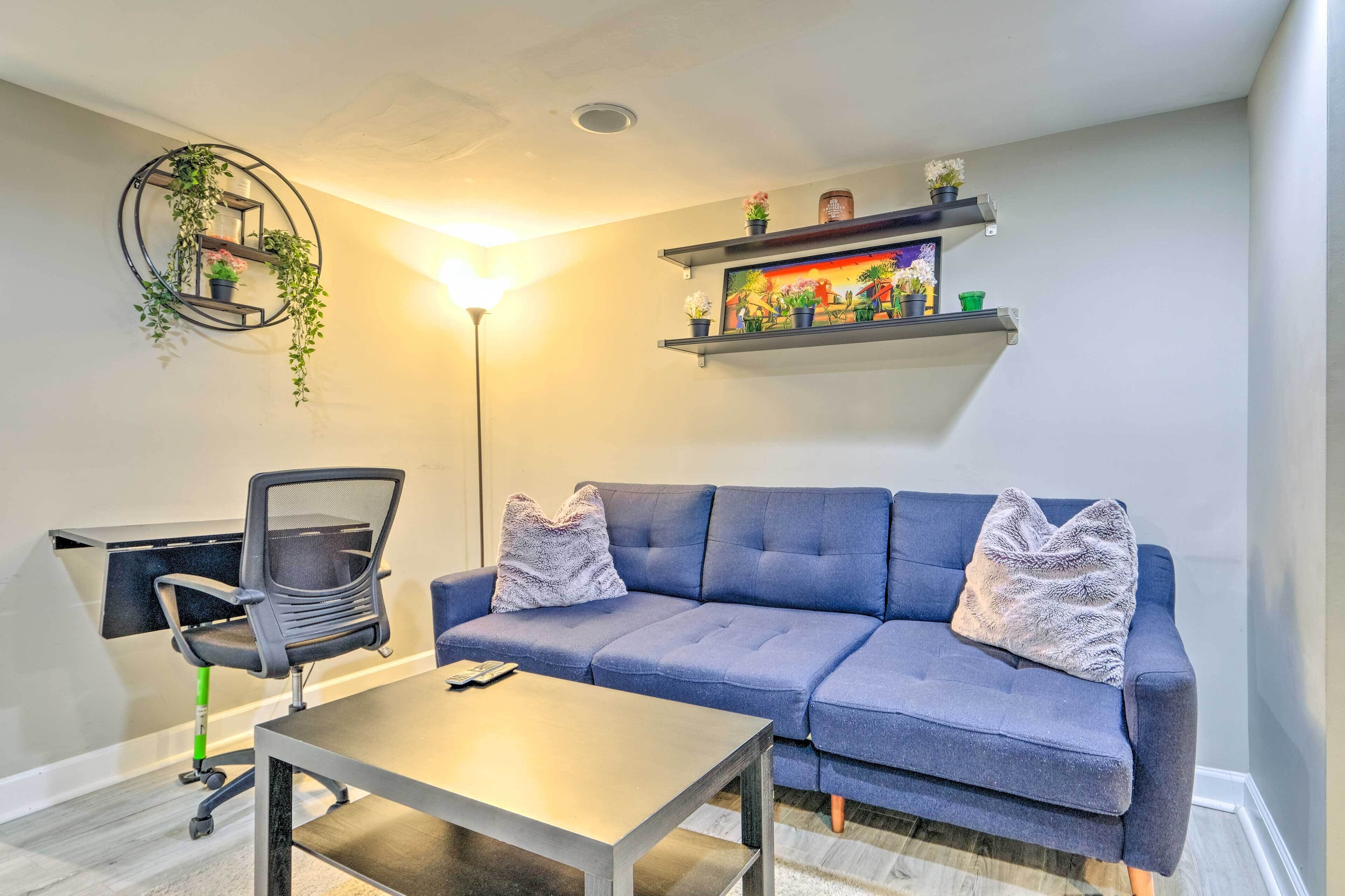 Adorable Walkable Studio w/ Fire Pit Access!