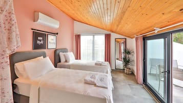 Family Duplex, 2 Bedrooms, Balcony, Mountain View | 1 bedroom, desk, soundproofing, iron/ironing board