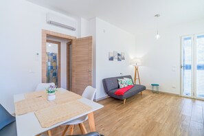 Dining - Holiday Home "Misalmar 1" with Sea View, Garden & Wi-Fi (Noto)
