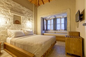 Habitación Deluxe doble | Caja fuerte y tabla de planchar con plancha