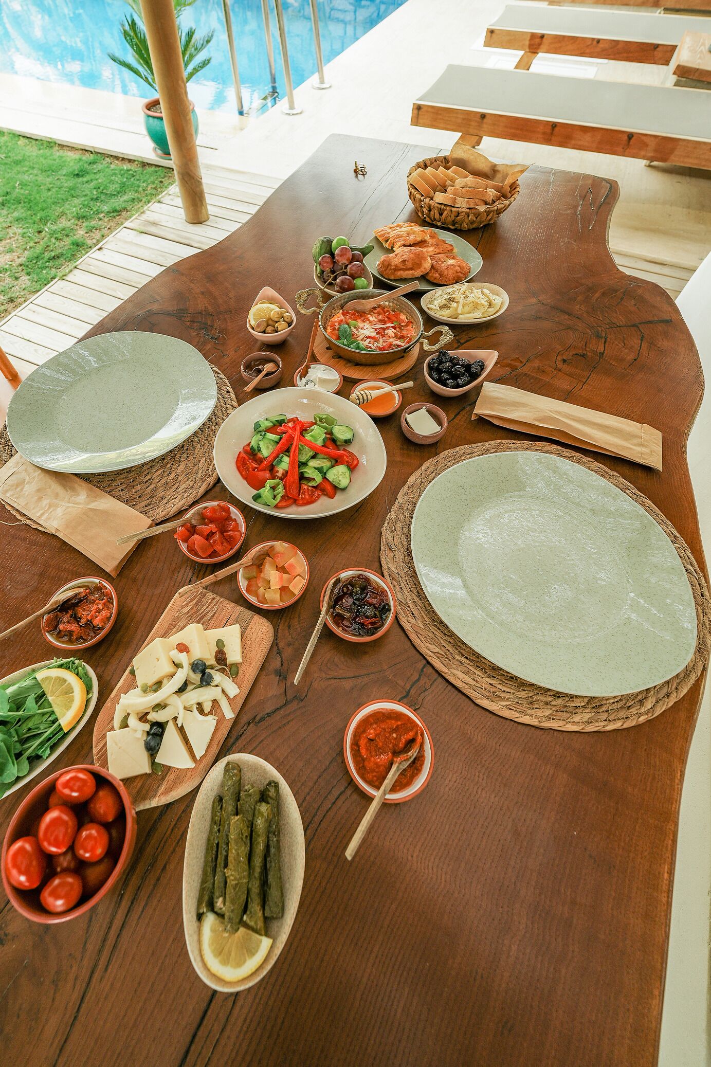 Free daily local cuisine breakfast