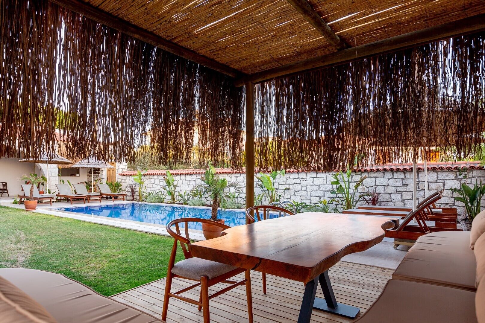 المنشأة من الخارج