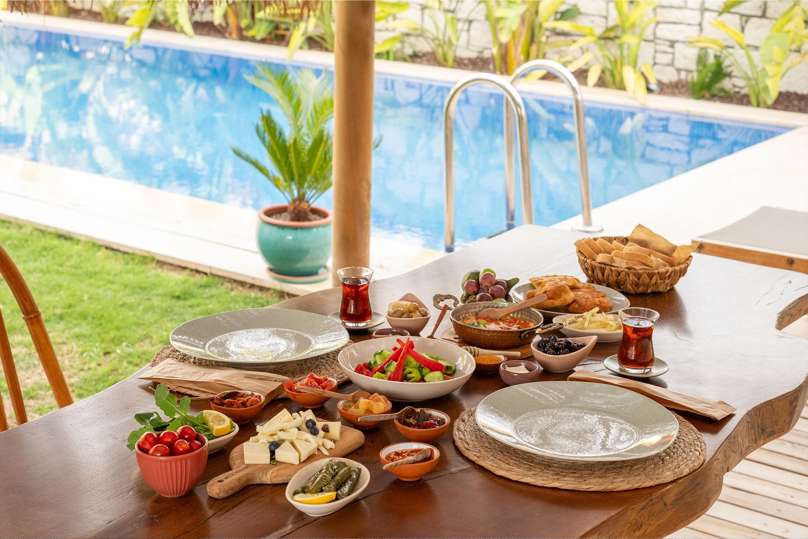 Free daily local cuisine breakfast