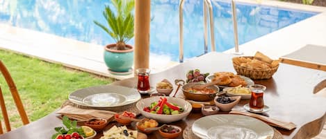 Free daily local cuisine breakfast