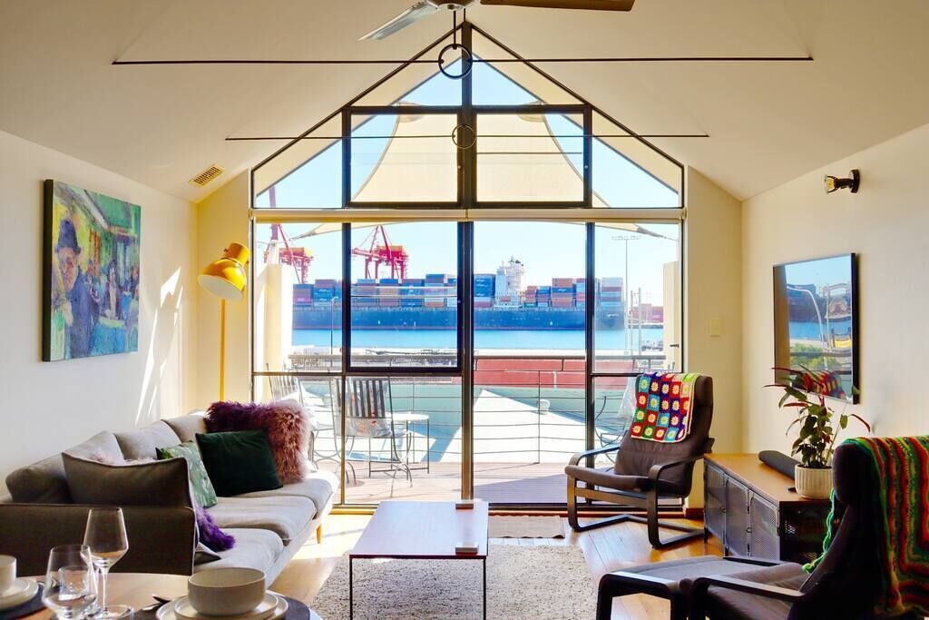 NEW LISTINGUncle Jims Harbourview apartment sits high above the Harbour and Swan River