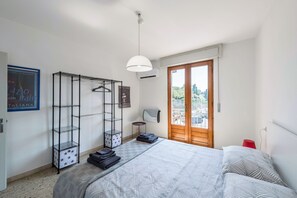 2 室のベッドルーム、アイロン / アイロン台、WiFi (無料)、ベッドシーツ