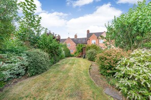 Cottage | Property grounds