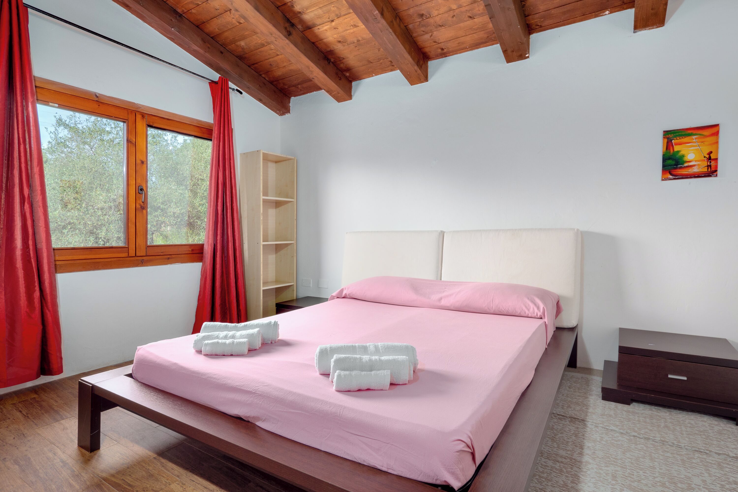 3 chambres, fer et planche à repasser, draps fournis