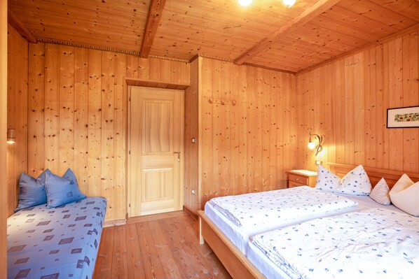 1 dormitorio, tabla de planchar con plancha, wifi gratis y ropa de cama