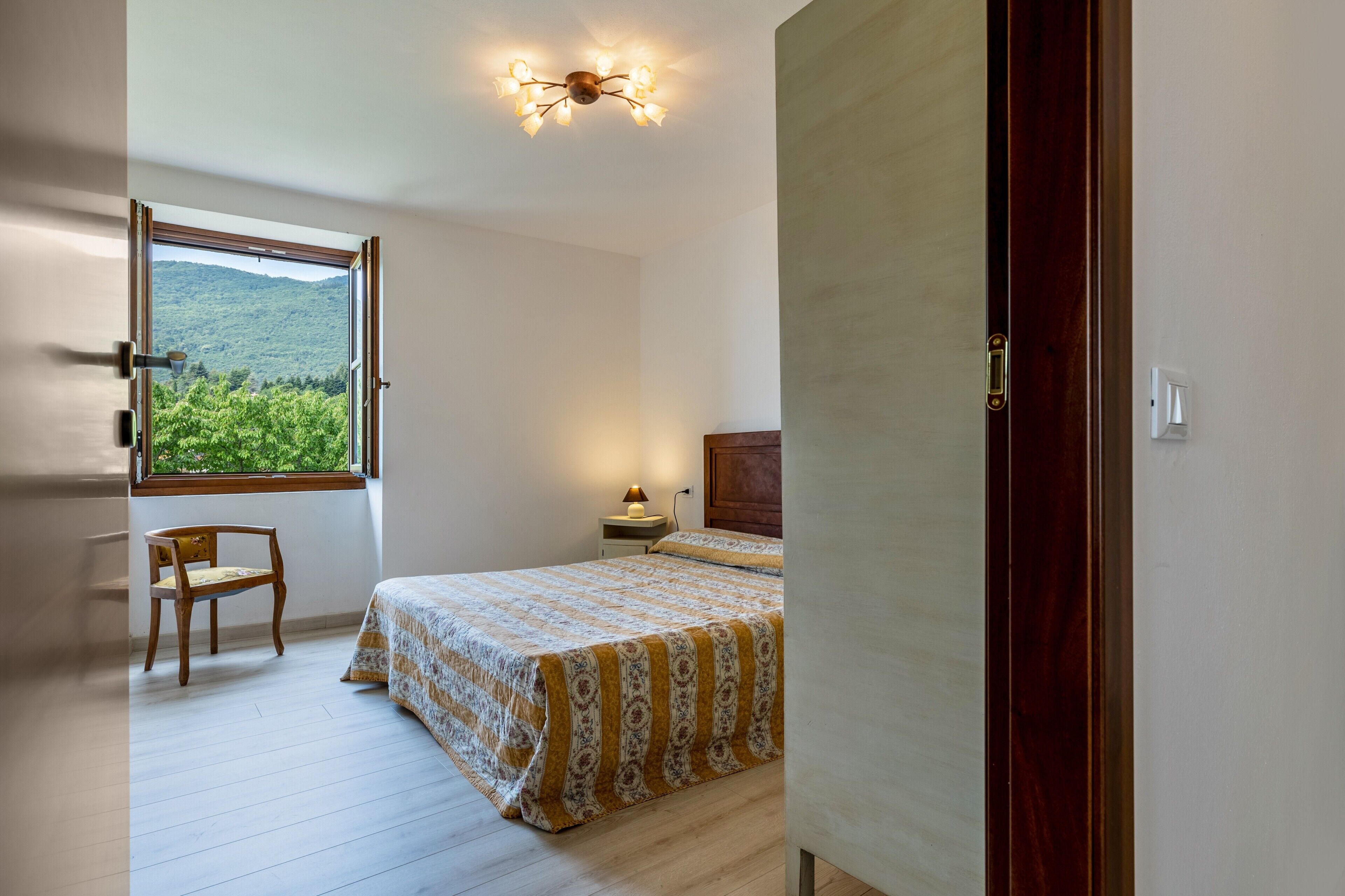 1 室のベッドルーム、WiFi (無料)、ベッドシーツ