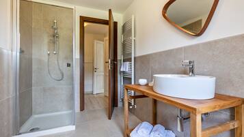 Shower, towels