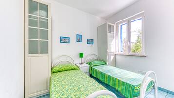 2 quartos, ferros/tábuas de passar roupa, Wi-Fi de cortesia