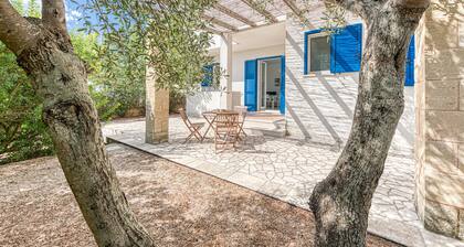 Holiday Home L'Ulivo di Novaglie with Terrace and Air Conditioning, Pet-Friendly