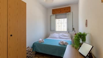2 Schlafzimmer, Bügeleisen/Bügelbrett, Bettwäsche