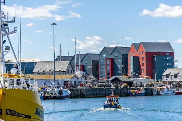 Marina - Shorethwaite - a coastal retreat that sleeps 5 guests in 3 bedrooms (Amble)