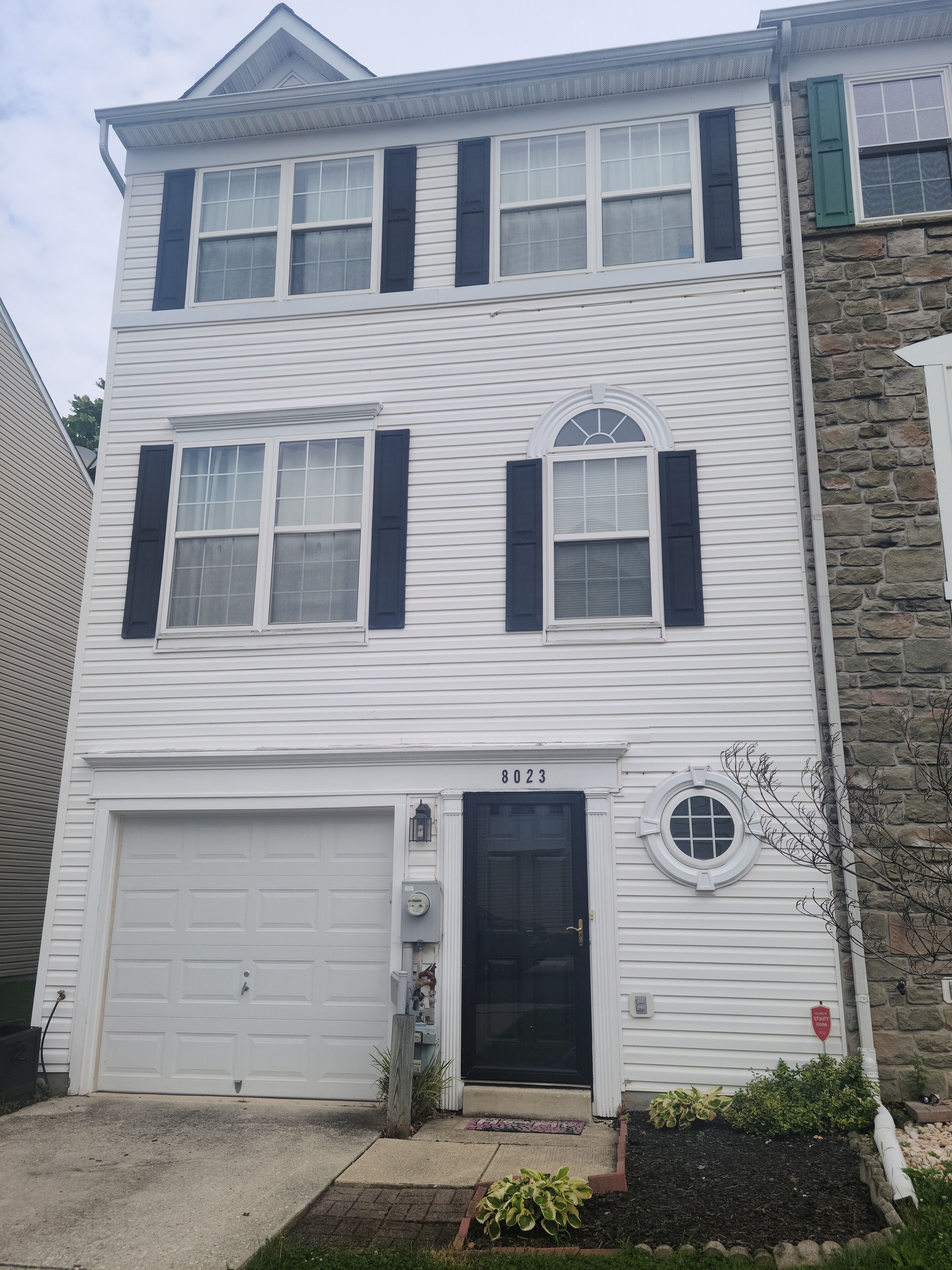 Townhouse centrally located between Annapolis and Baltimore