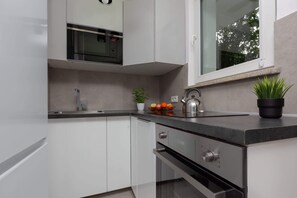 Fridge, microwave, oven, stovetop