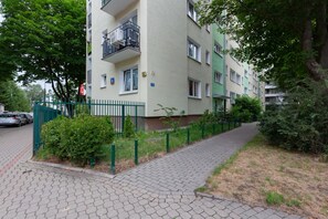 Exterior - Ksawerów 24 | Unique Studio | Balcony (Warszawa)